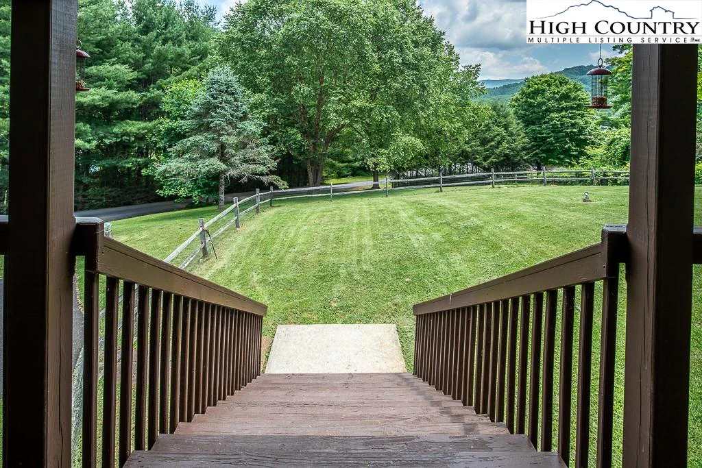 Image number 11 for the current listing