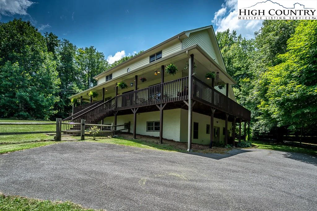 Image number 20 for the current listing