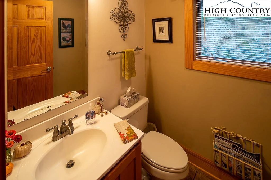Image number 7 for the current listing