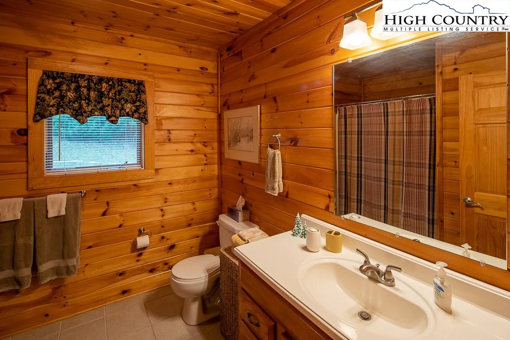Image number 2 for the current listing