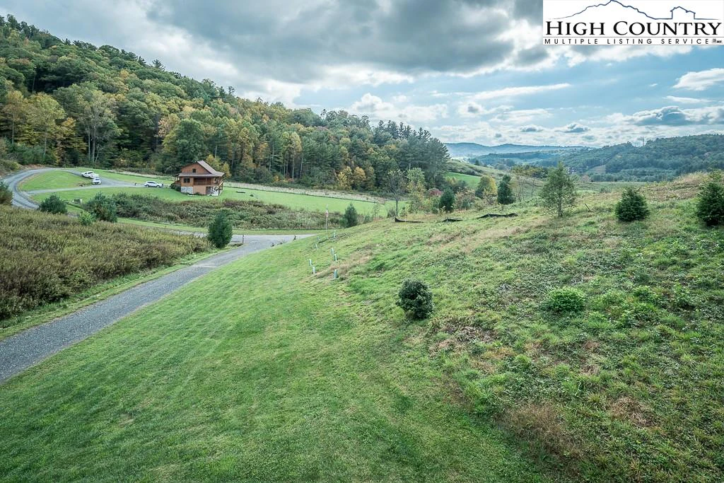 Image number 20 for the current listing