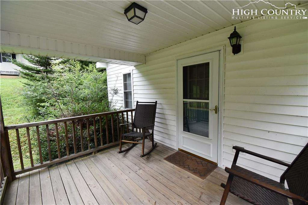 Image number 3 for the current listing