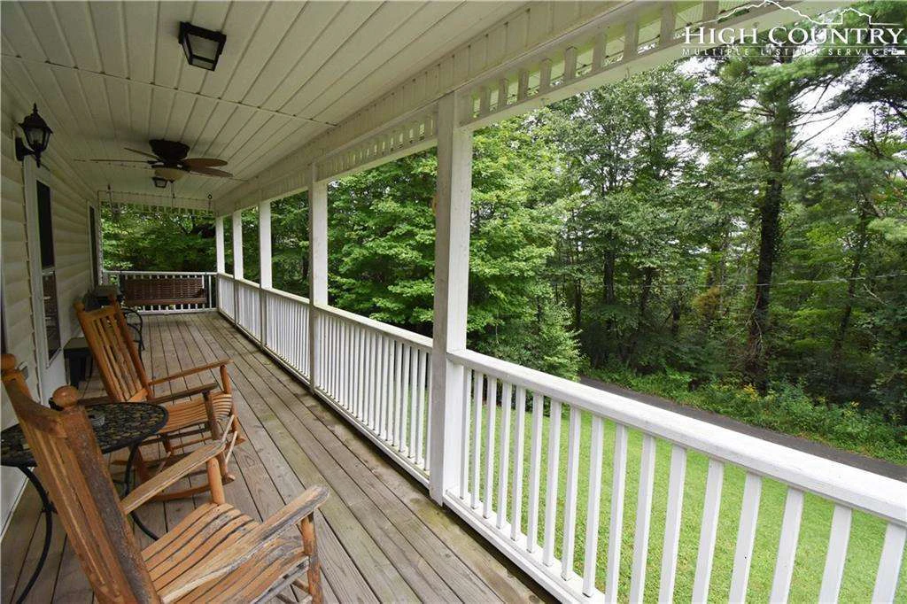 Image number 4 for the current listing