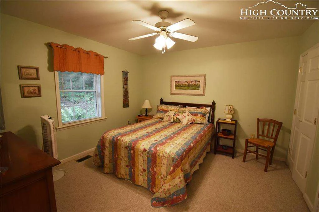 Image number 10 for the current listing
