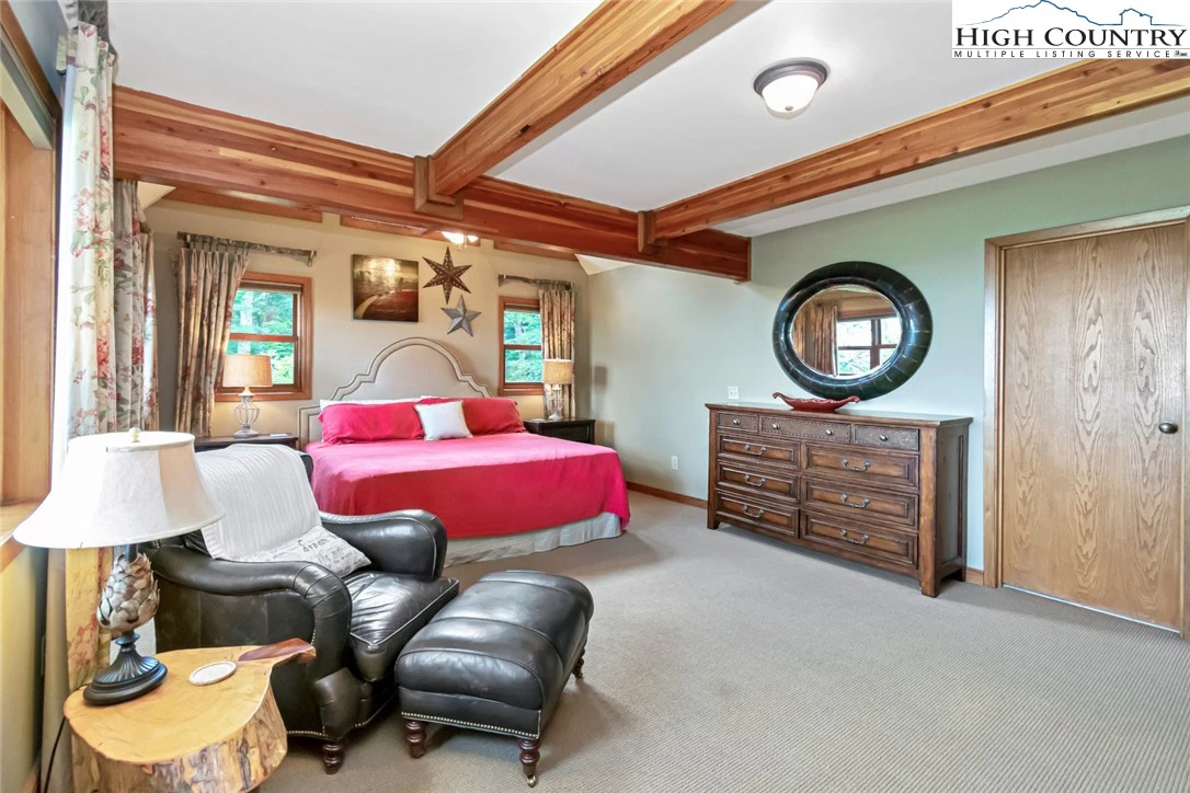Image number 8 for the current listing