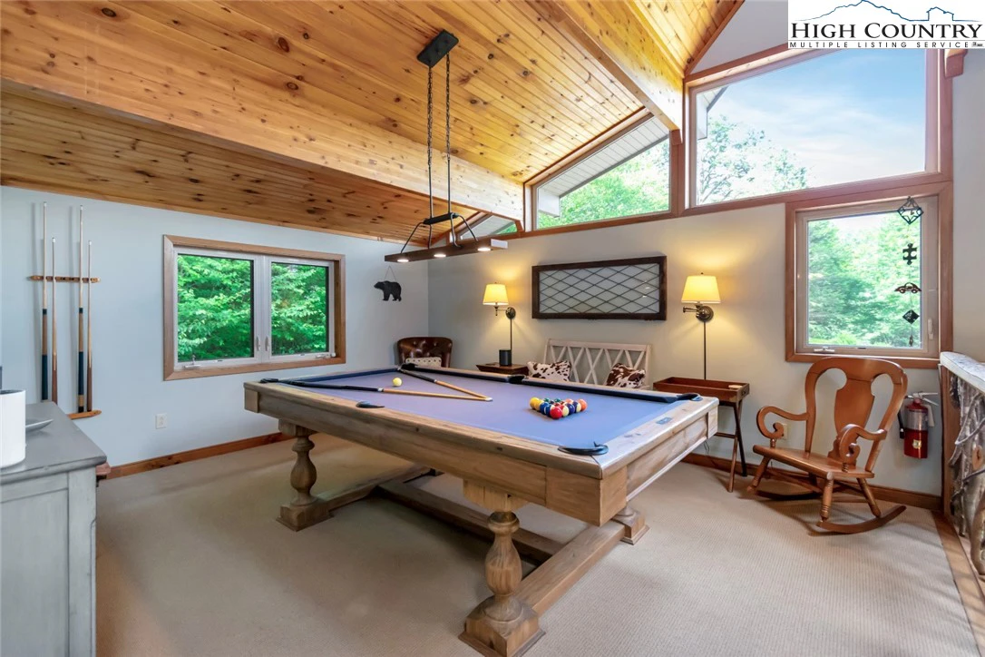 Image number 12 for the current listing