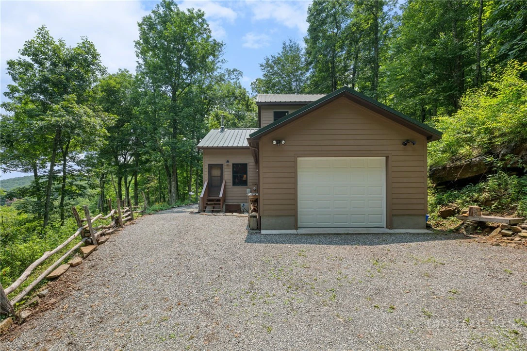 Image number 5 for the current listing
