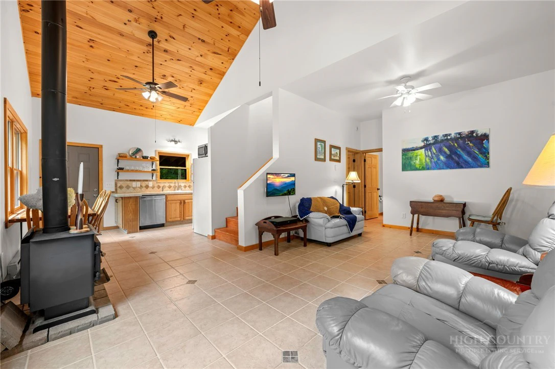 Image number 12 for the current listing