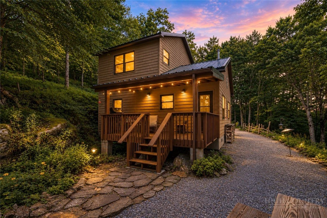 Image number 3 for the current listing