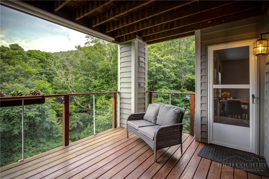 Image number 20 for the current listing