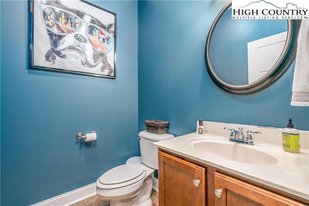 Image number 11 for the current listing