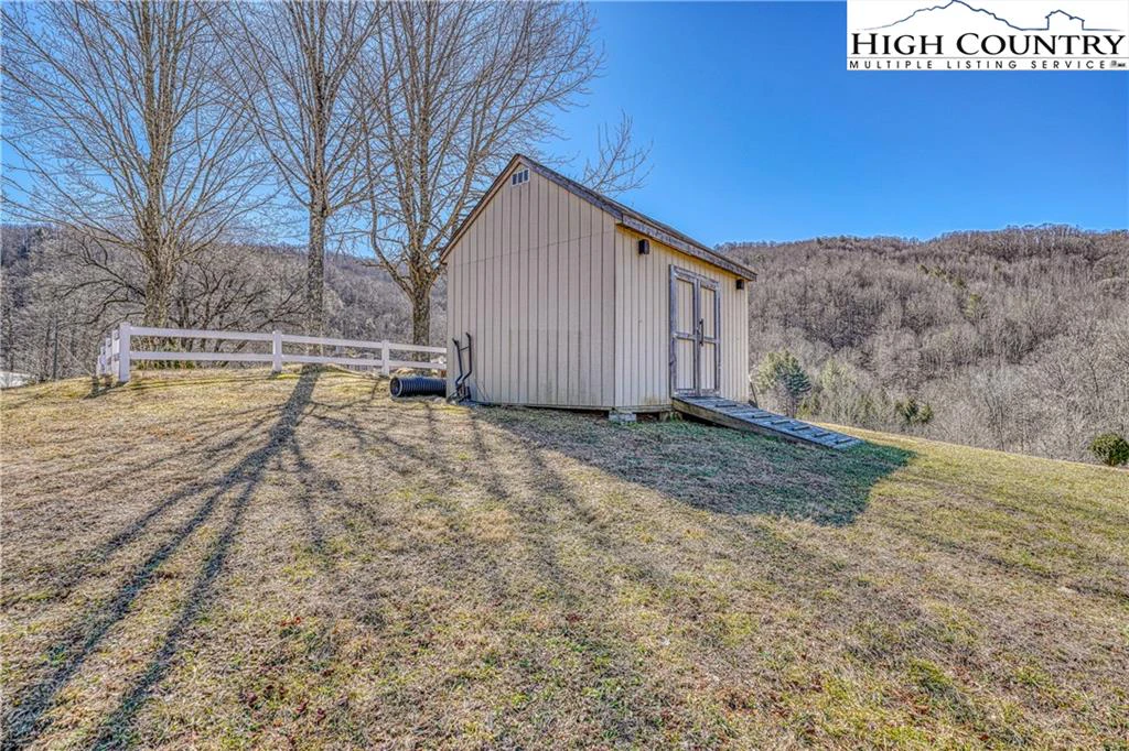 Image number 12 for the current listing