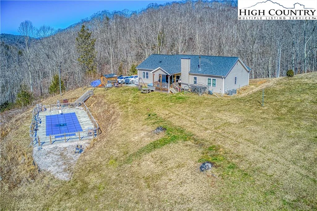 Image number 15 for the current listing