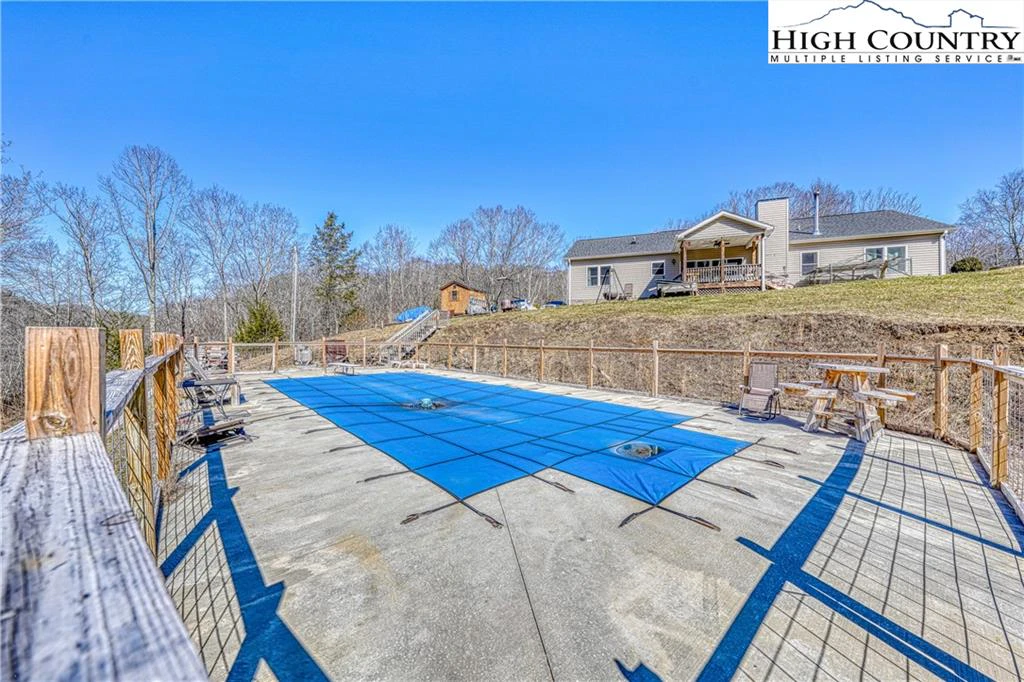 Image number 18 for the current listing