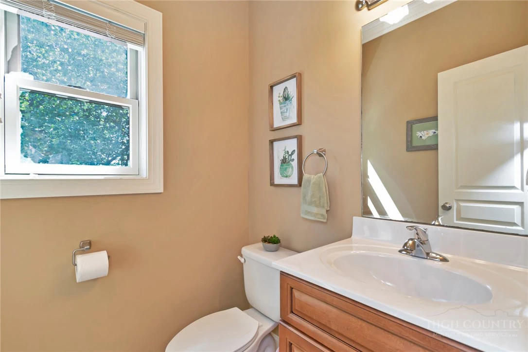 Image number 13 for the current listing