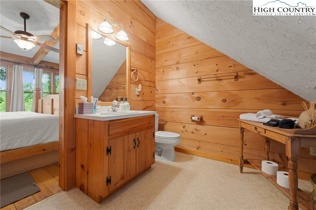 Image number 4 for the current listing