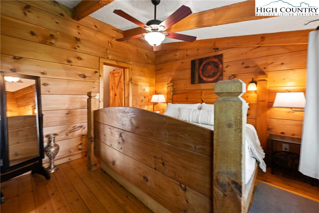 Image number 6 for the current listing
