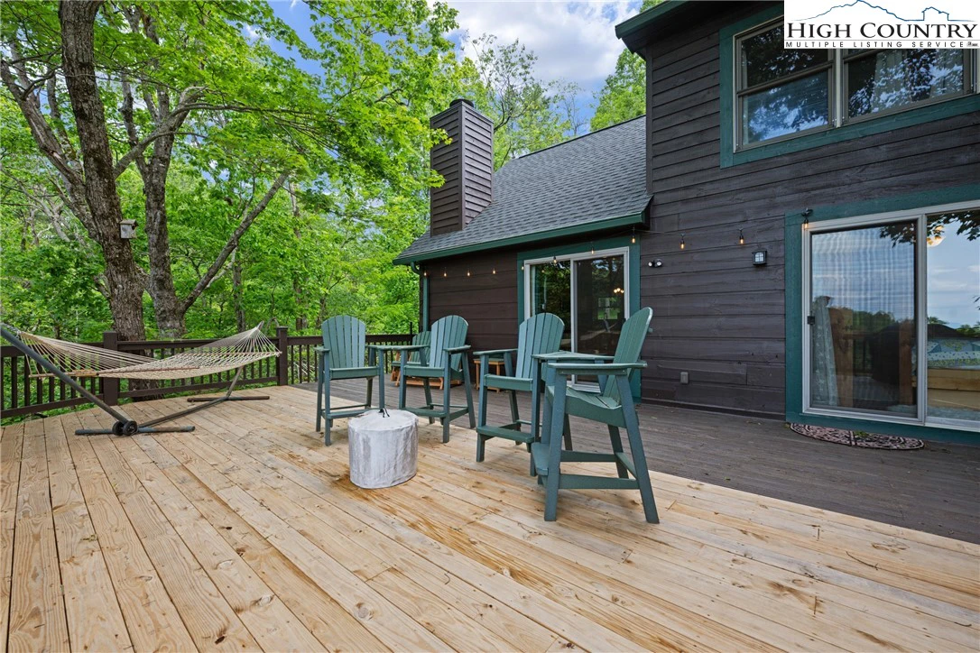 Image number 14 for the current listing
