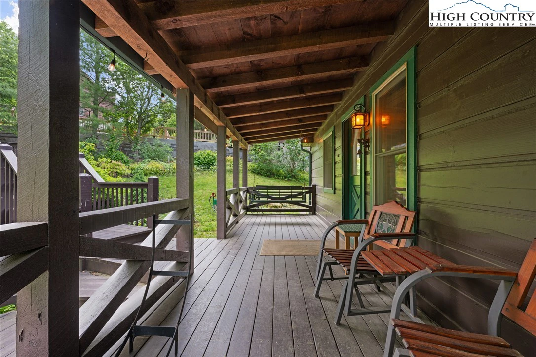 Image number 17 for the current listing