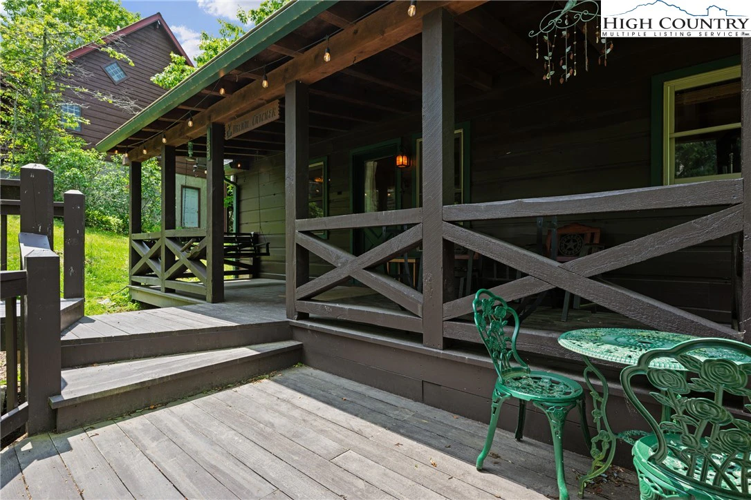 Image number 18 for the current listing