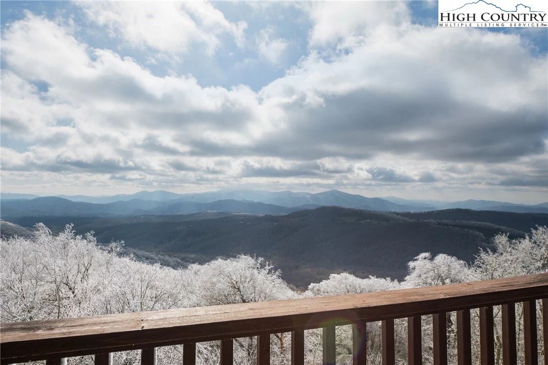 Image number 5 for the current listing