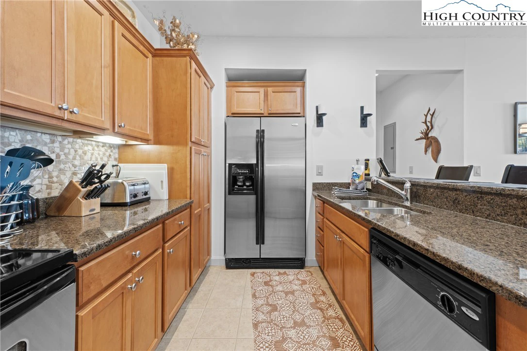 Image number 2 for the current listing