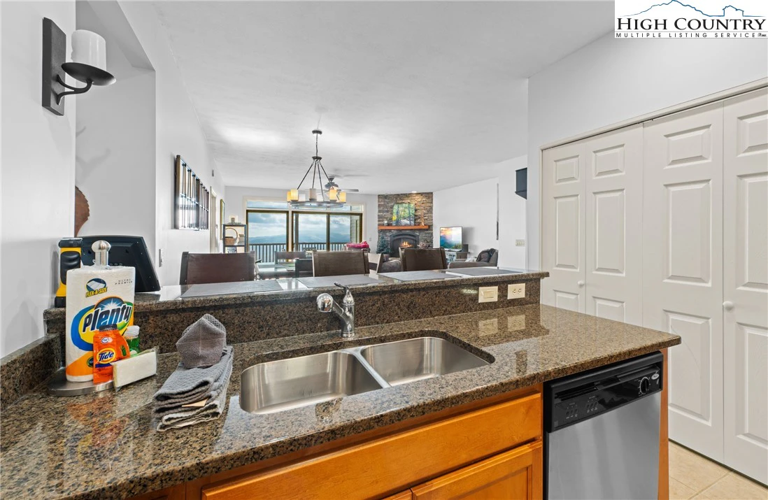 Image number 16 for the current listing