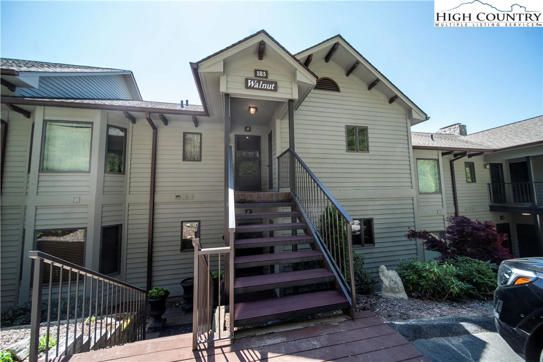 Image number 1 for the current listing