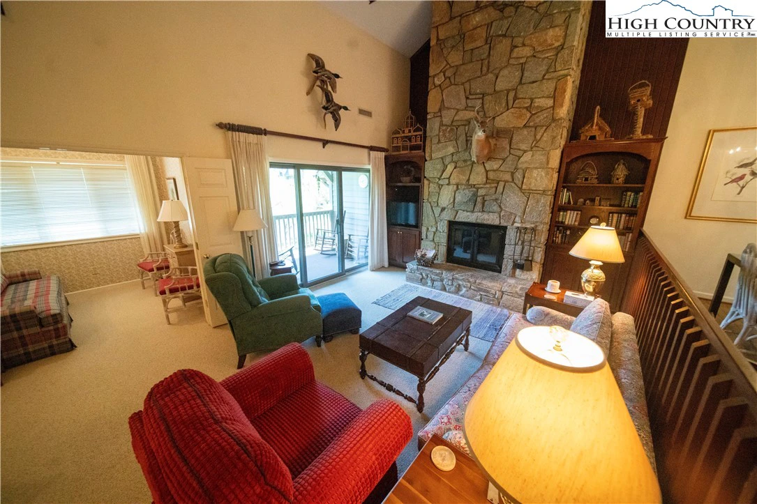 Image number 3 for the current listing