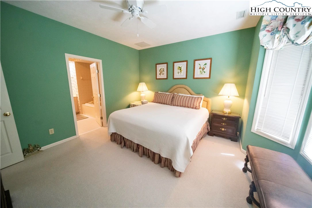 Image number 10 for the current listing