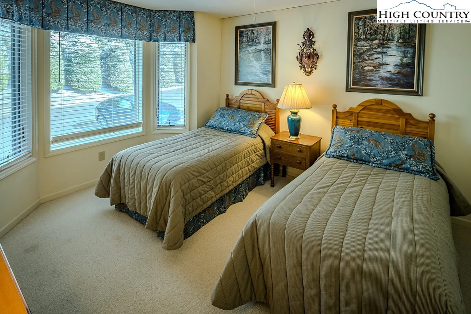 Image number 11 for the current listing