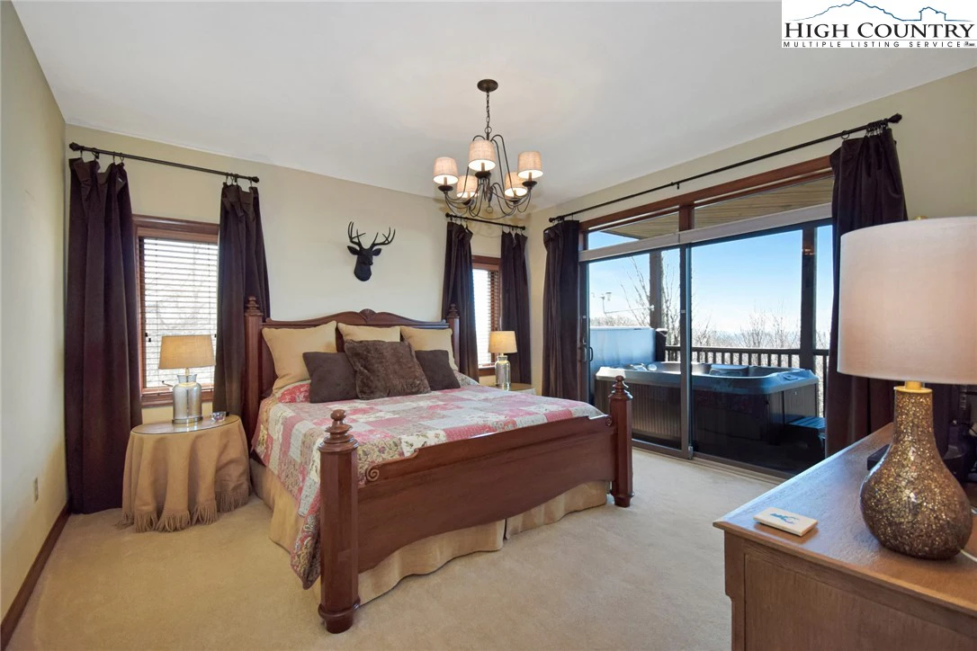 Image number 3 for the current listing