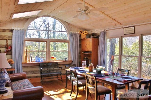 Image number 5 for the current listing