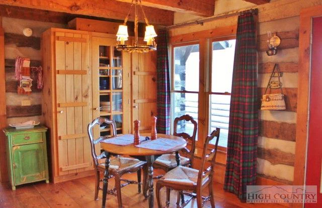 Image number 3 for the current listing