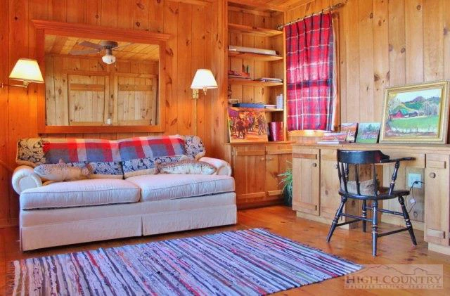 Image number 19 for the current listing