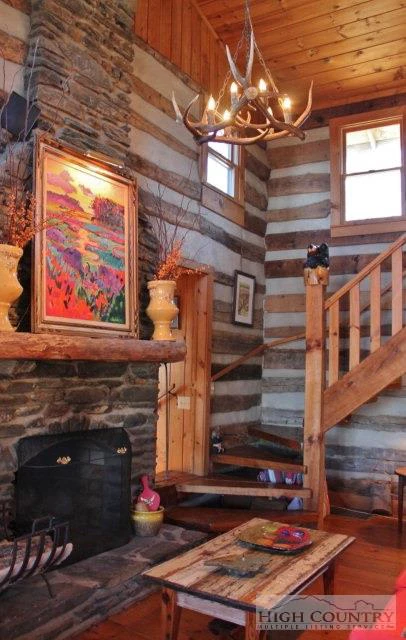 Image number 18 for the current listing