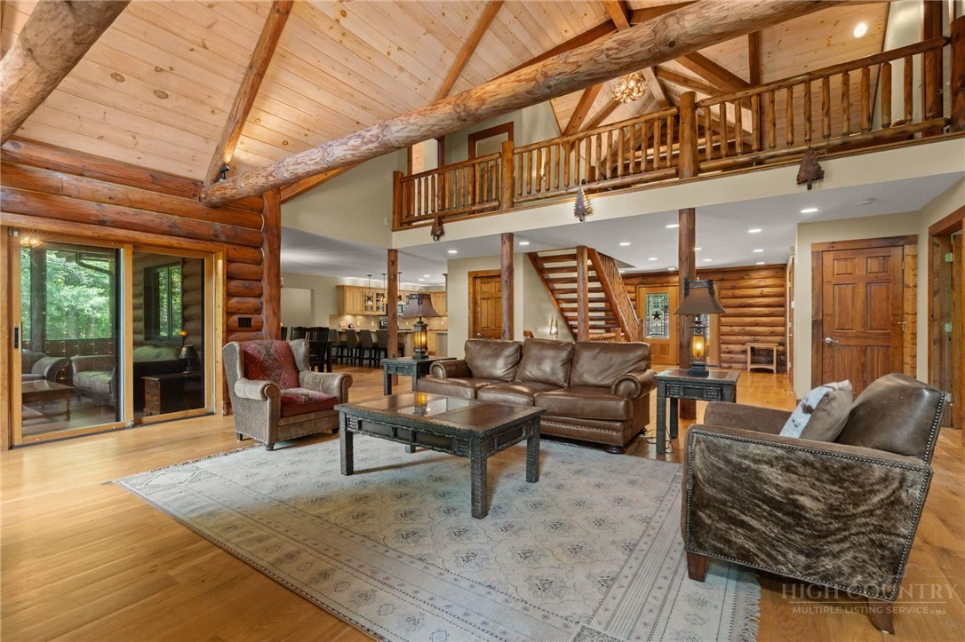 Image number 10 for the current listing