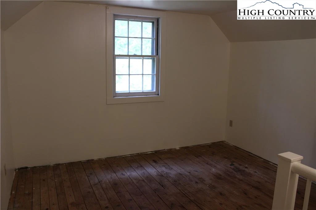 Image number 10 for the current listing