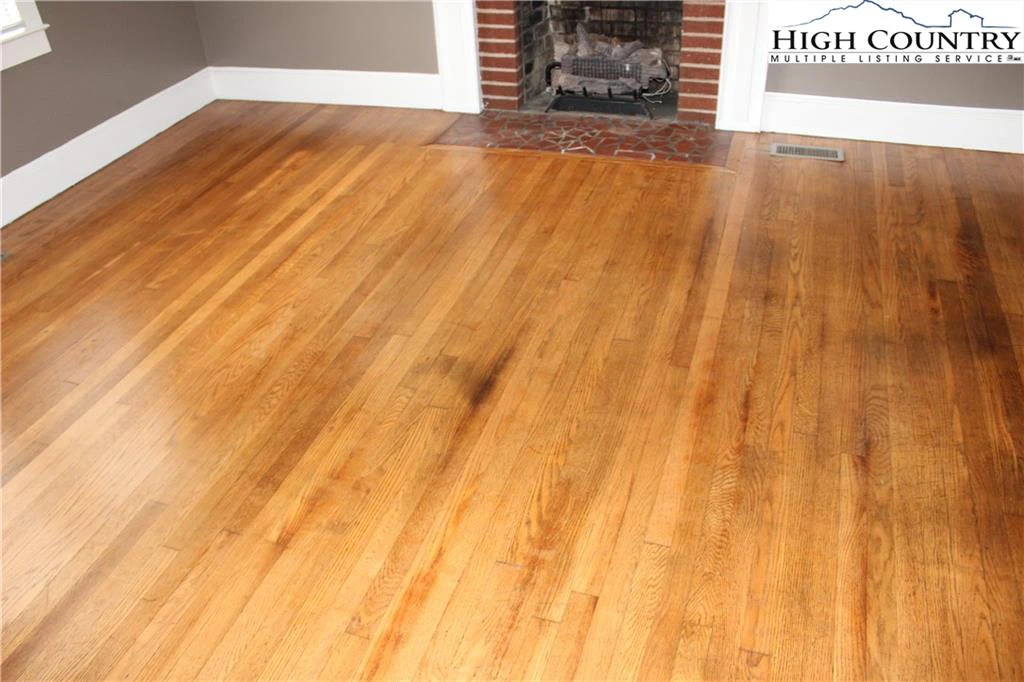 Image number 6 for the current listing