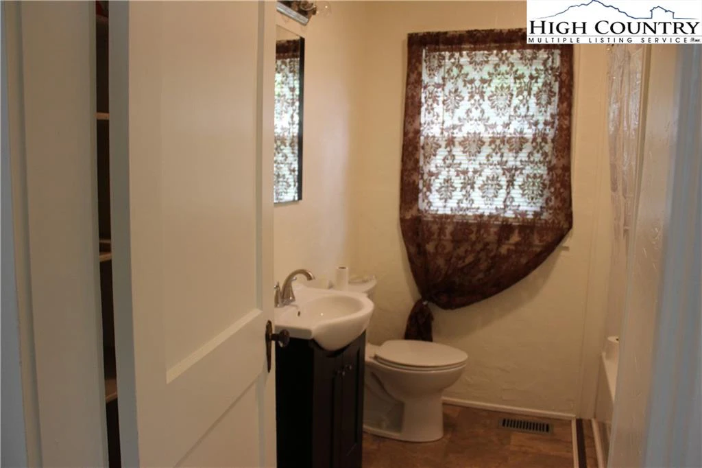 Image number 12 for the current listing