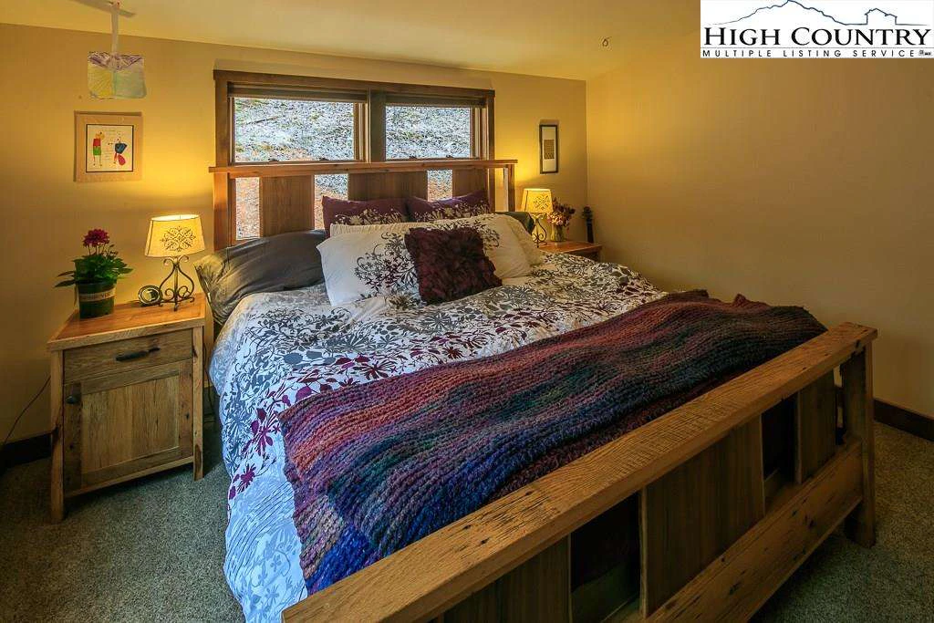 Image number 6 for the current listing