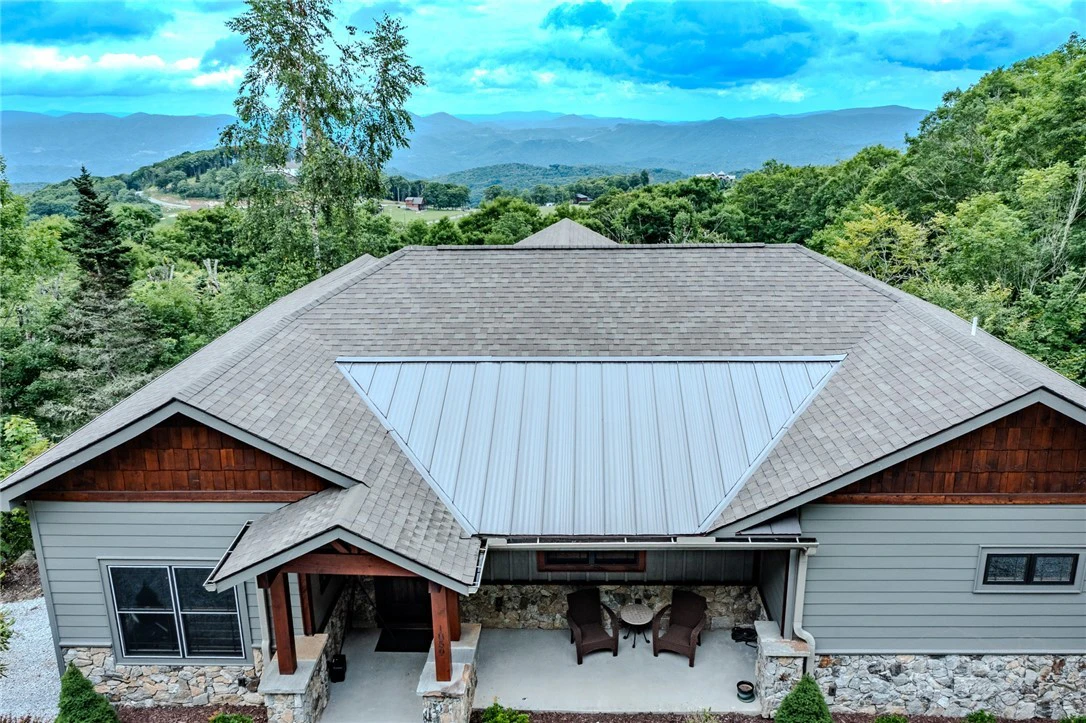 Image number 3 for the current listing