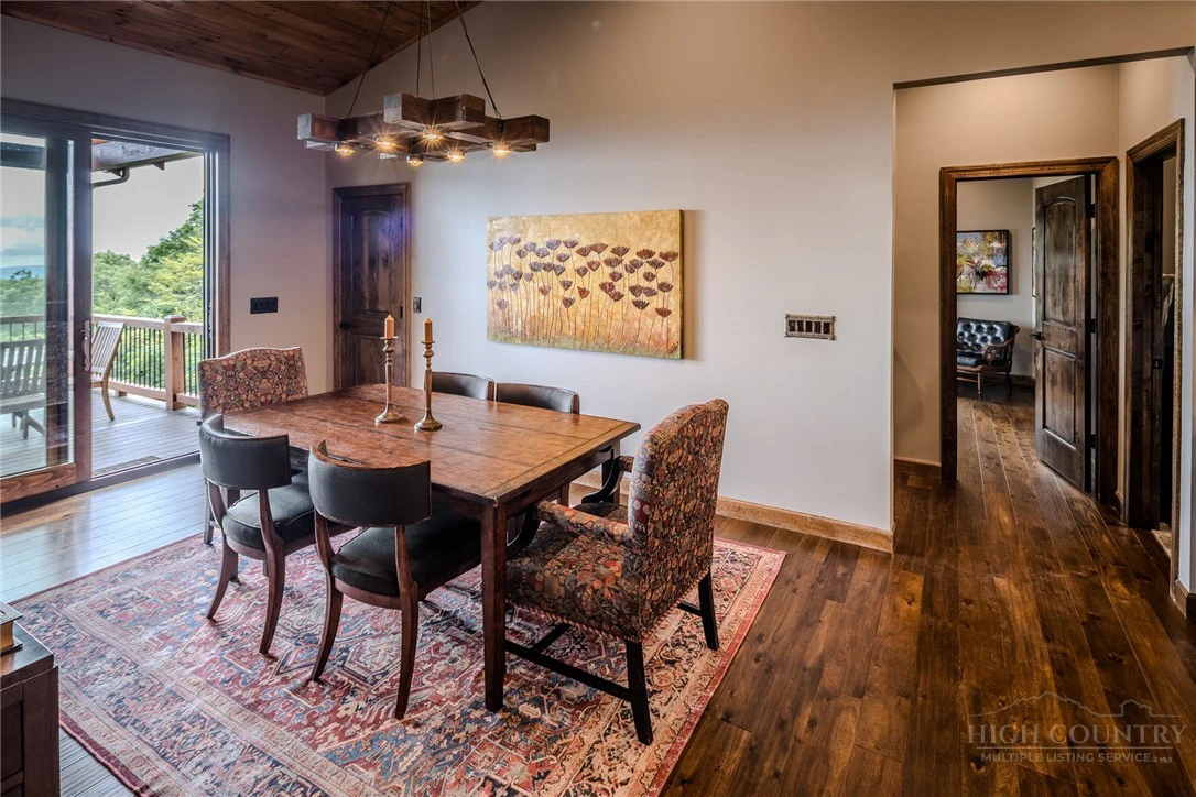 Image number 12 for the current listing