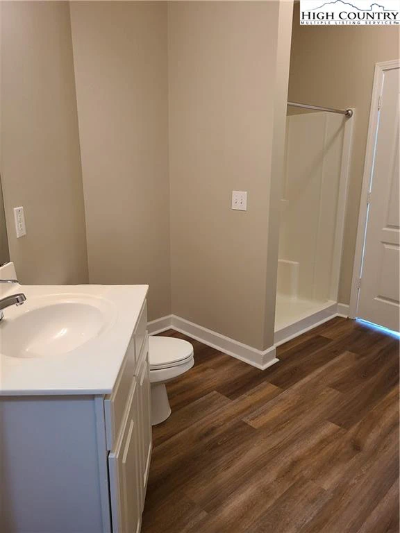 Image number 2 for the current listing