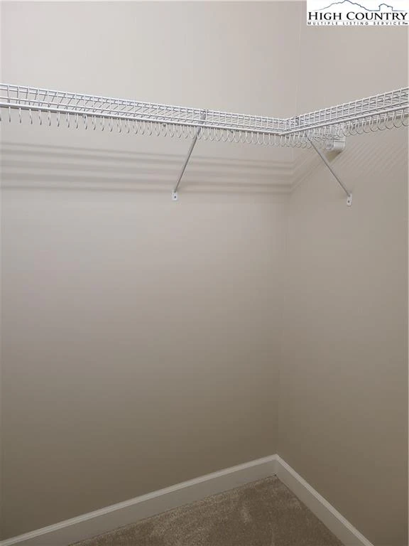 Image number 11 for the current listing