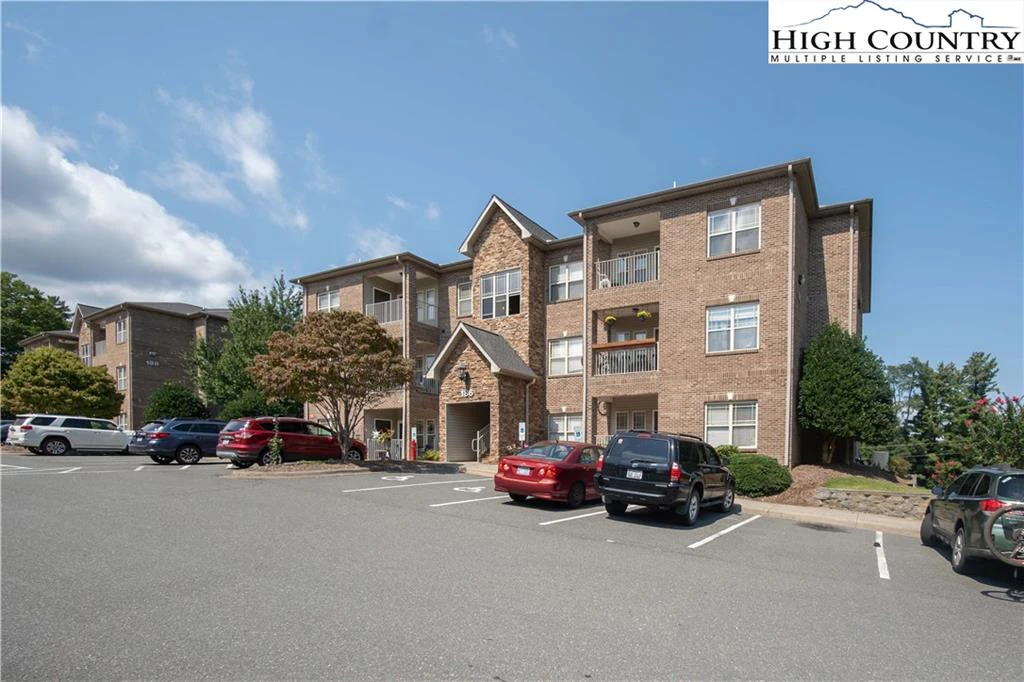 Image number 1 for the current listing