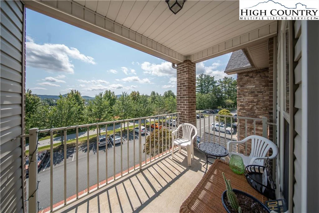 Image number 4 for the current listing