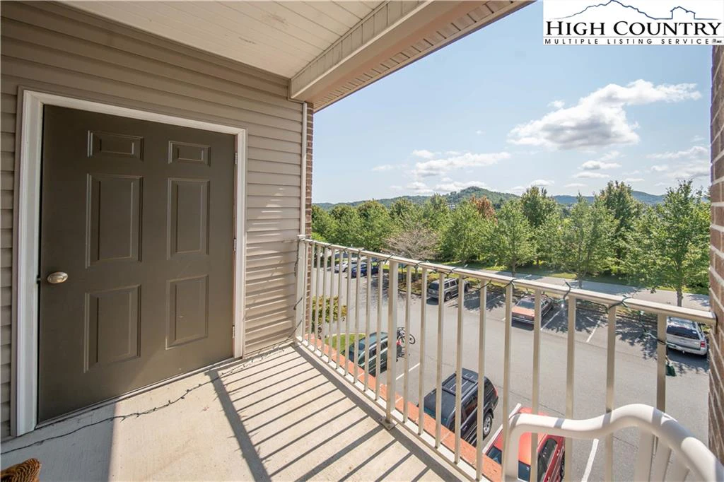 Image number 5 for the current listing