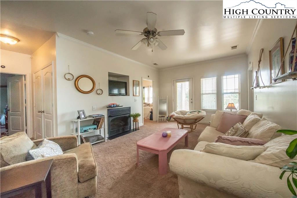 Image number 8 for the current listing