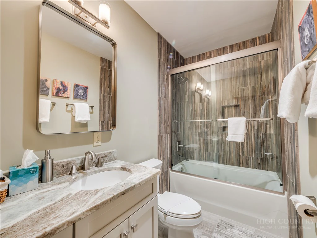 Image number 11 for the current listing